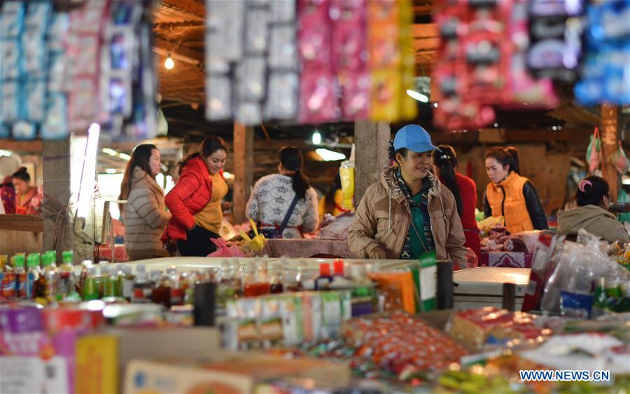 LAOS-OUDOMXAY-MARKET