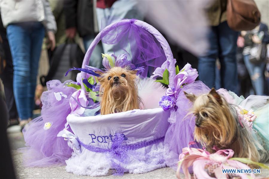 U.S.-NEW YORK-EASTER-BONNET-PARADE