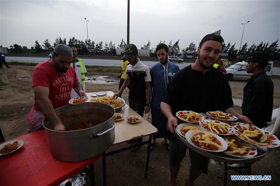 ALGERIA-ALGIERS-IFTAR-CHARITY