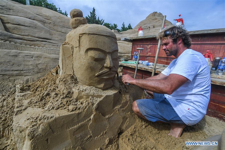 CHINA-ZHEJIANG-SAND SCULPTURE-FESTIVAL-PREPARATION (CN)