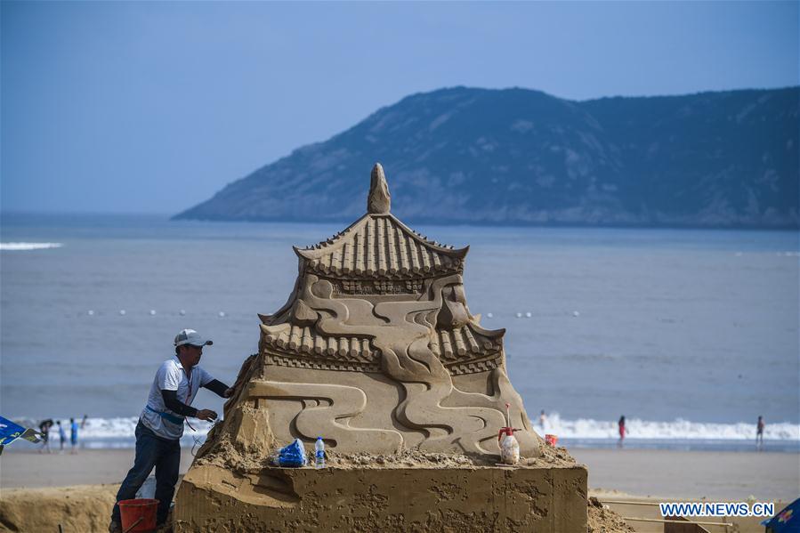 CHINA-ZHEJIANG-SAND SCULPTURE-FESTIVAL-PREPARATION (CN)