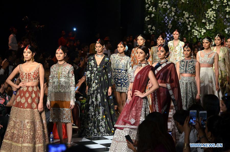 PAKISTAN-LAHORE-FASHION WEEK