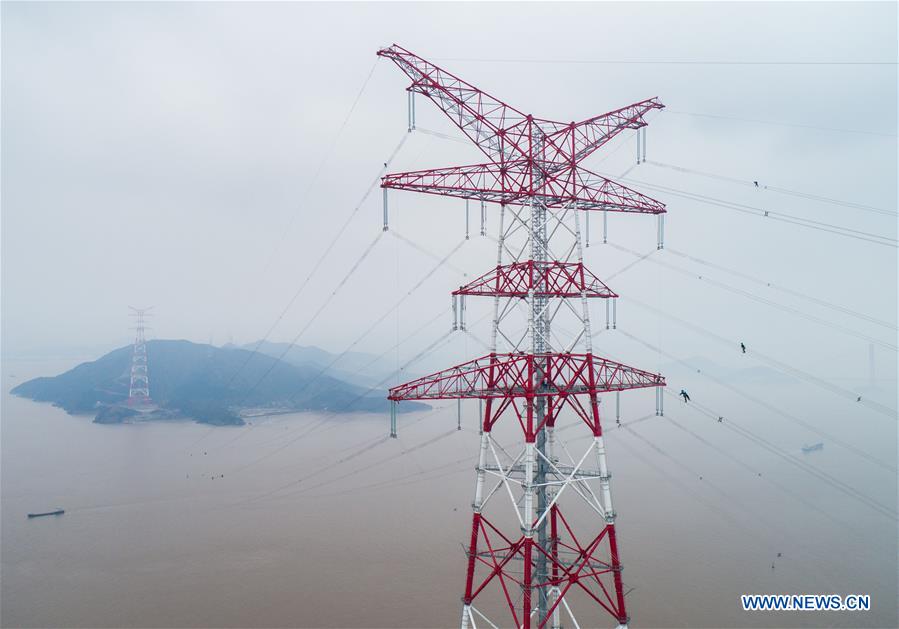 CHINA-ZHEJIANG-WORLD'S HIGHEST POWER PYLON-CABLE CONSTRUCTION (CN)