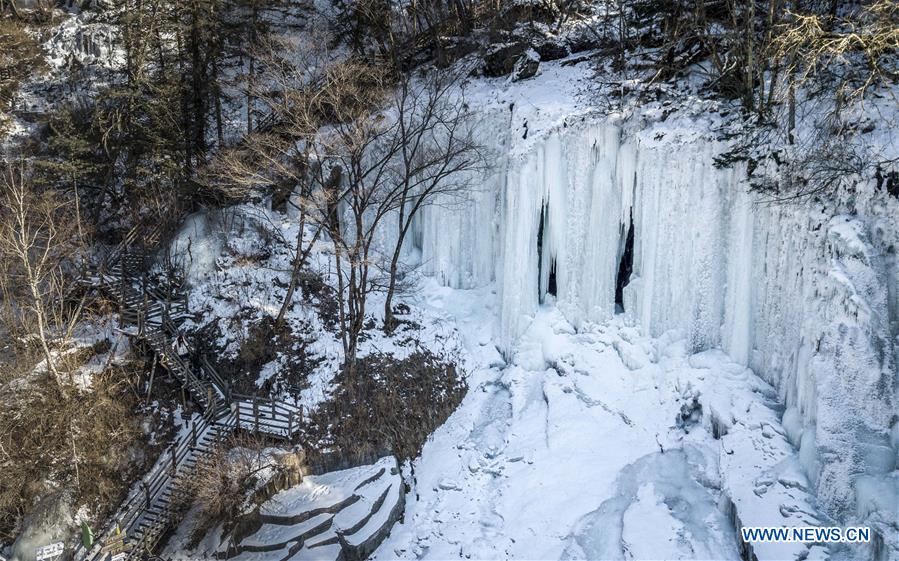 CHINA-JILIN-FROZEN WATERFALL (CN)