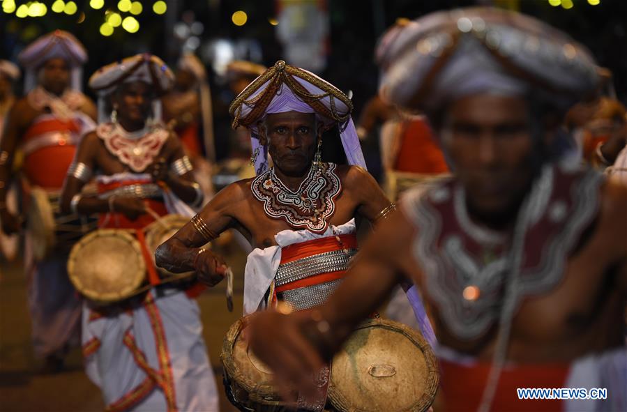 SRI LANKA-COLOMBO-NAVAM-DANCERS