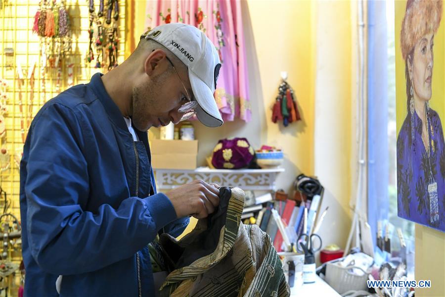 CHINA-XINJIANG-KASHGAR-CULTURAL AND CREATIVE SHOP (CN)