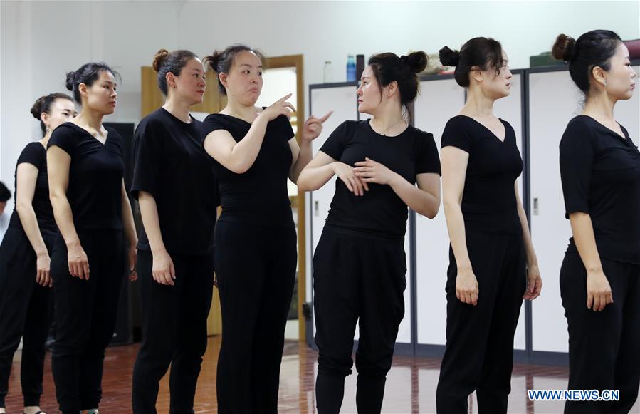 CHINA-SHANGHAI-HEARING-IMPAIRED-DANCE (CN)