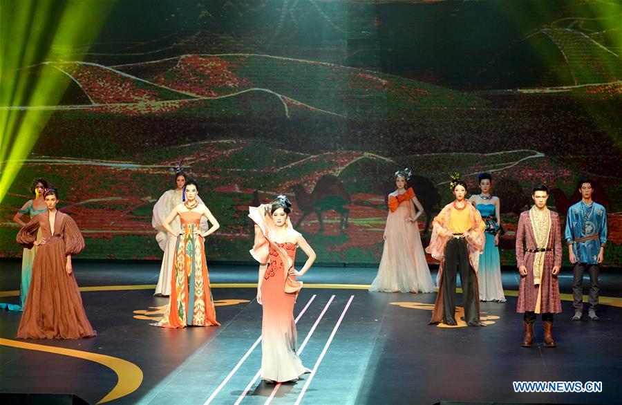 CHINA-GANSU-DUNHUANG-PERFORMANCE (CN)