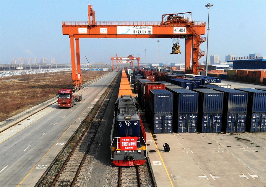 CHINA-HENAN-ZHENGZHOU-FREIGHT TRAIN-MAIL TRANSPORTATION (CN)