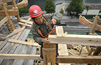 Stilt houses built in Hubei to display culture of Tujia ethnic group