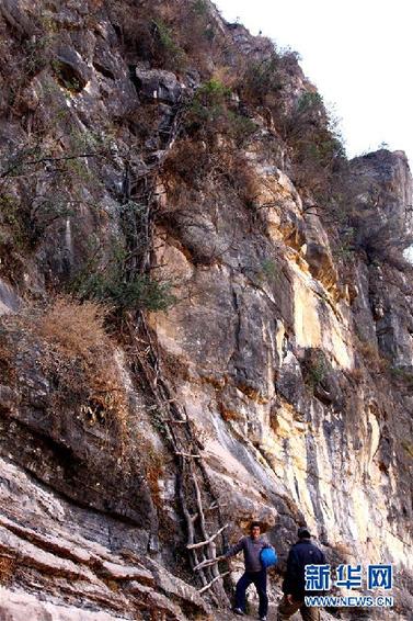 （图文互动）（1）大凉山“悬崖村”：瑞雪天里话变迁