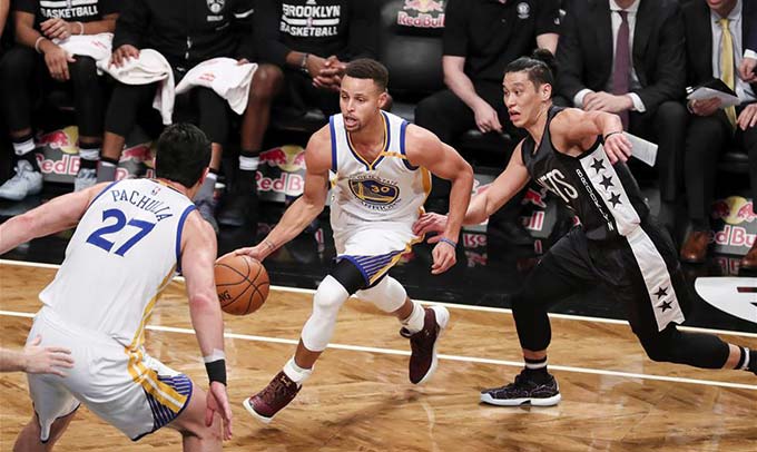 NBA常规赛：勇士胜篮网